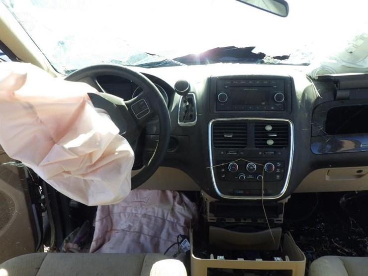 2015-dodge-grand-caravan-image-10