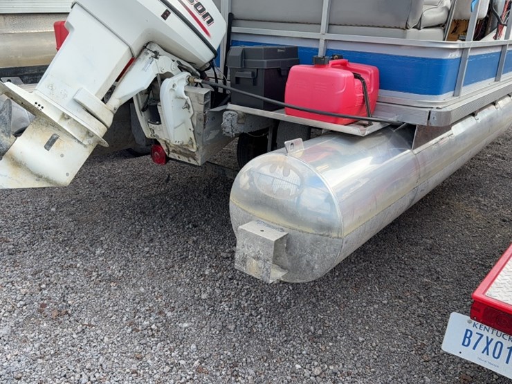 #4007-•-1990-sylvan-20'-pontoon-boat-image-6