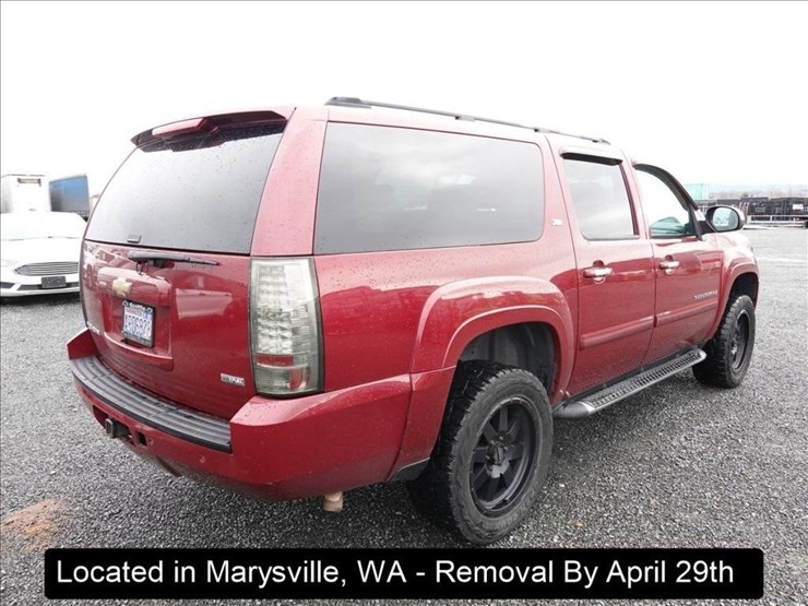 2007-chevrolet-suburban-image-16