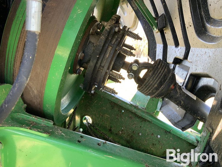 2019-john-deere-l341-image-16