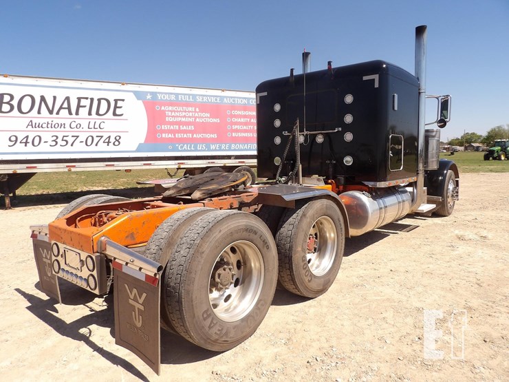 2008-peterbilt-389-image-13