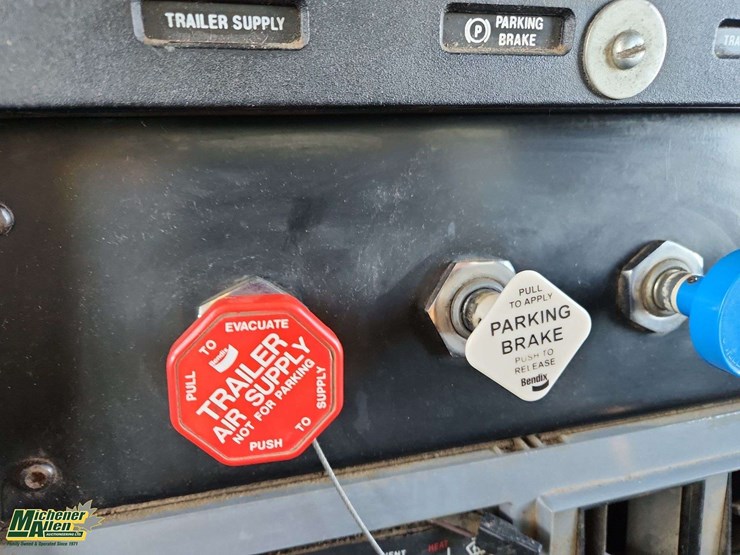 1998-mack-ch613-image-24