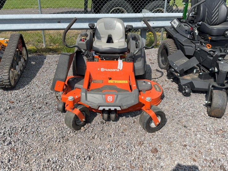 #4081-•-husqvarna-z254f-zero-turn-mower-image-2