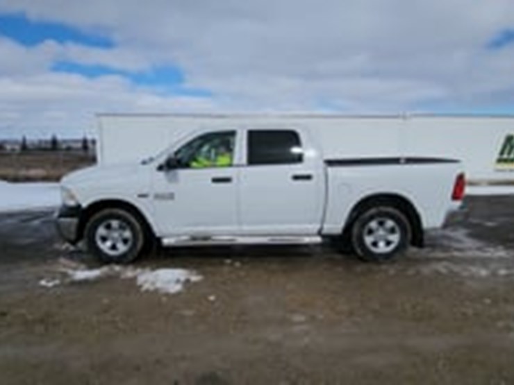 2017-dodge-1500-image-5