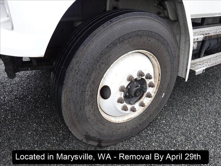 2003-freightliner-fl80-image-13