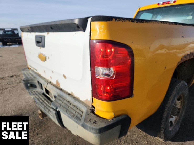 2012-chevrolet-silverado-2500hd-image-37