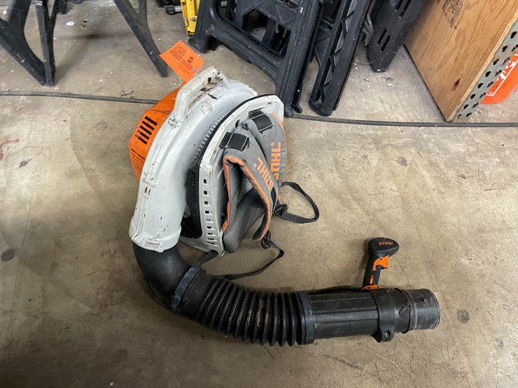 #2525-•-stihl-backpack-leaf-blower-(columbia-heights,-mn)-image-3