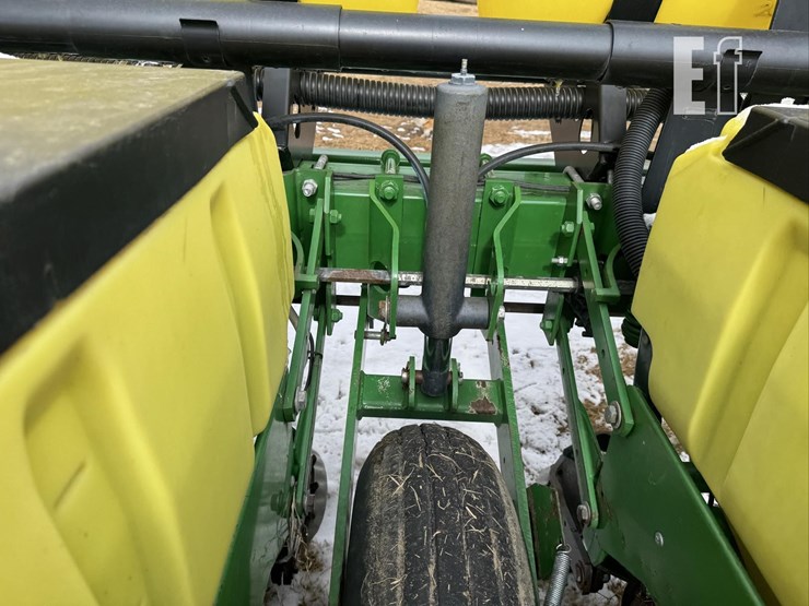 john-deere-1750-image-36