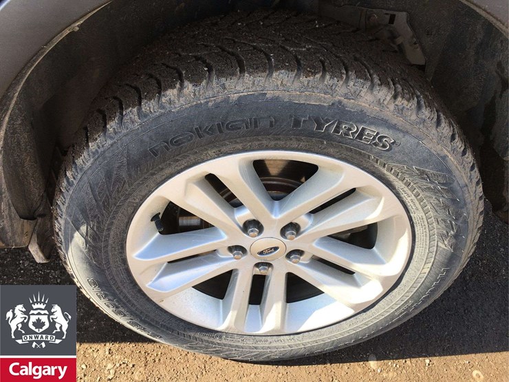 2014-ford-explorer-xlt-image-11