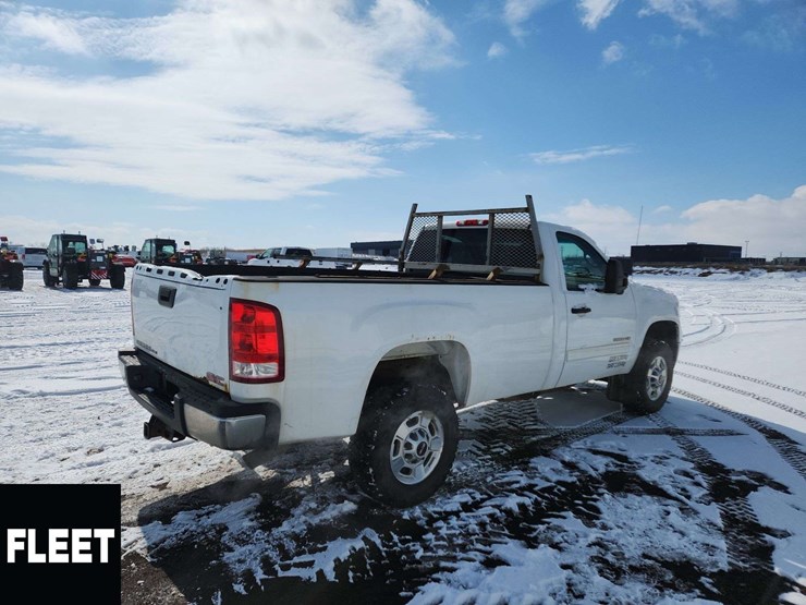 2014-gmc-sierra-2500hd-sle-image-4