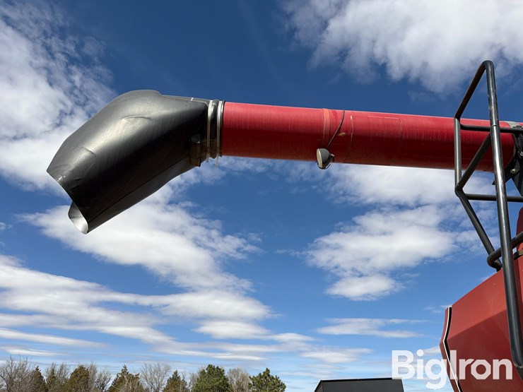 2009-case-ih-6088-image-16