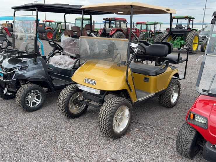 #3093-•-ez-go-4-seater-electric-golf-cart-image-1