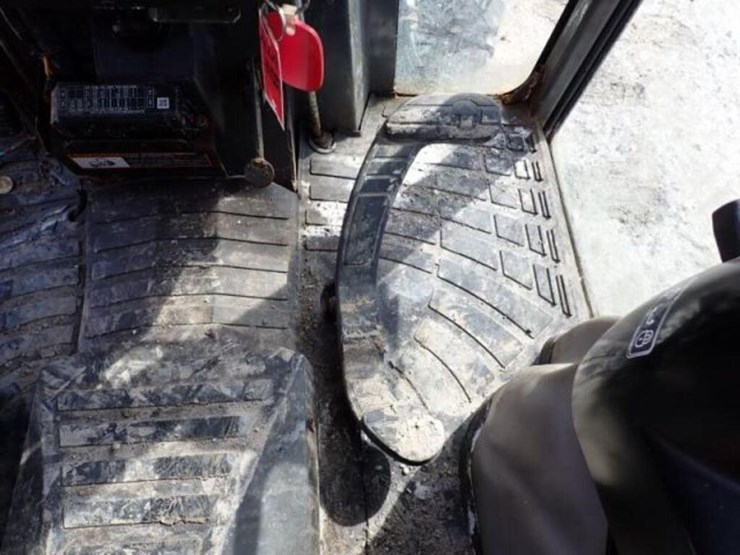 2017-kubota-b2650hsd-image-15