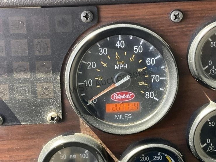 2014-peterbilt-320-image-20