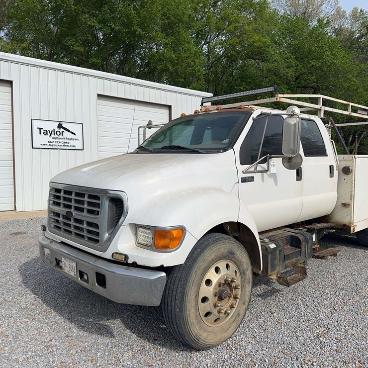2002 FORD F650