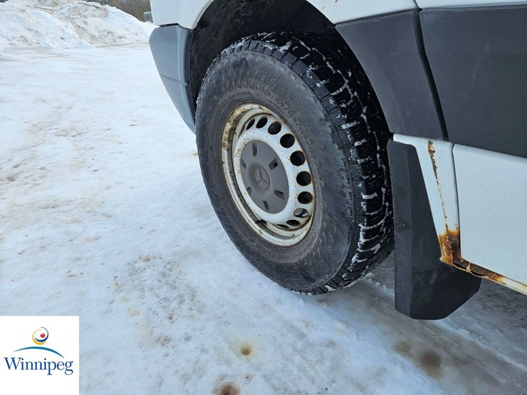 2011-mercedes-benz-sprinter-2500-image-10