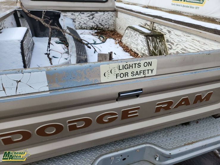 1992-dodge-150-image-35