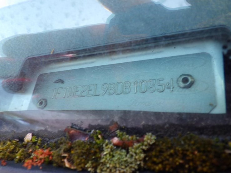 2011-ford-cargo-image-16