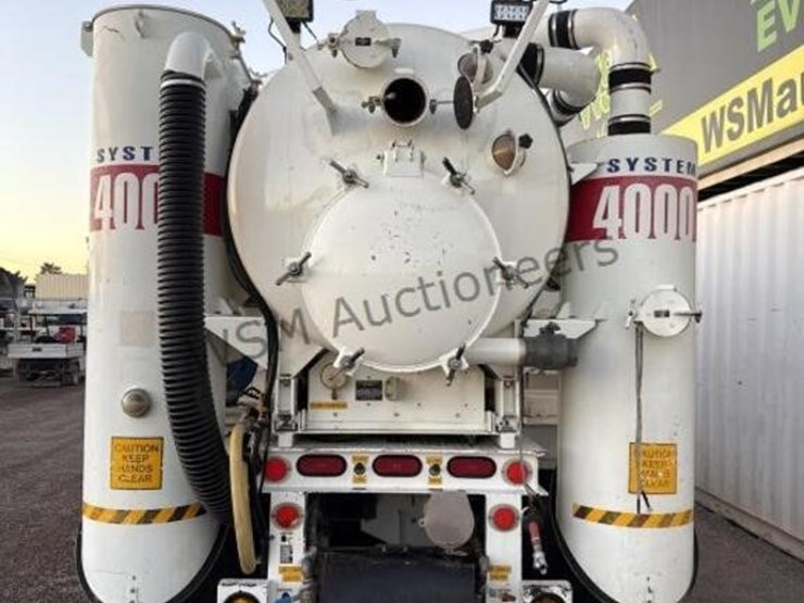 2009-international-durastar-4400-image-8