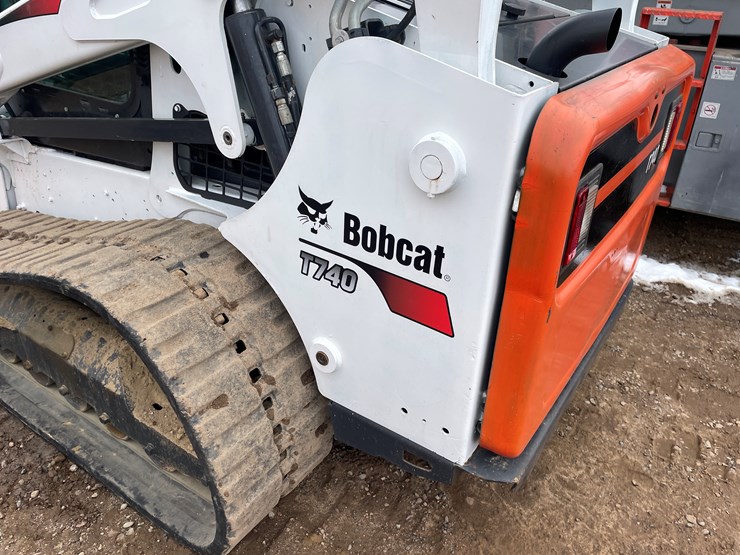 2018-bobcat-t740-image-10