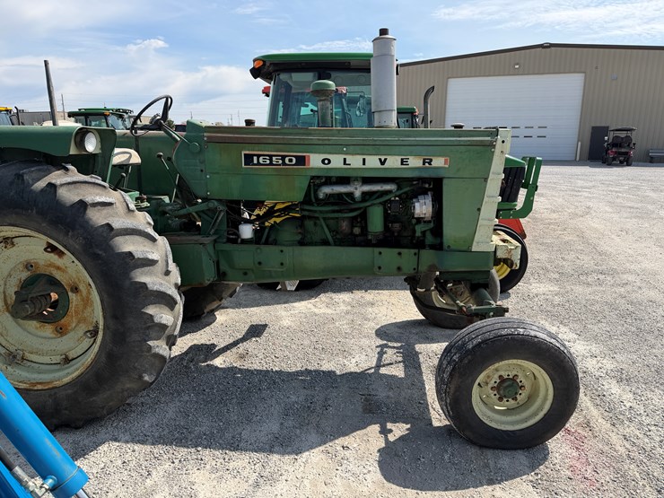 1964-oliver-1650-image-3