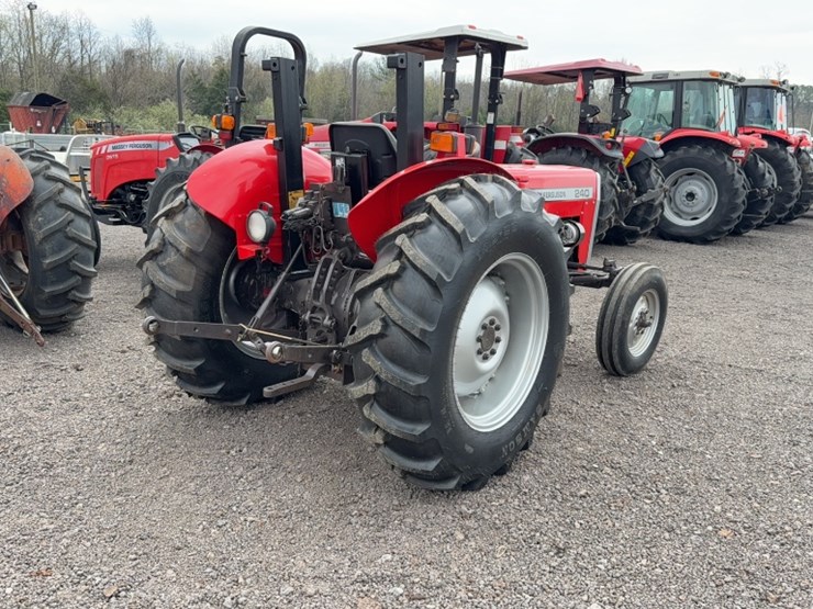 massey-ferguson-240-image-9