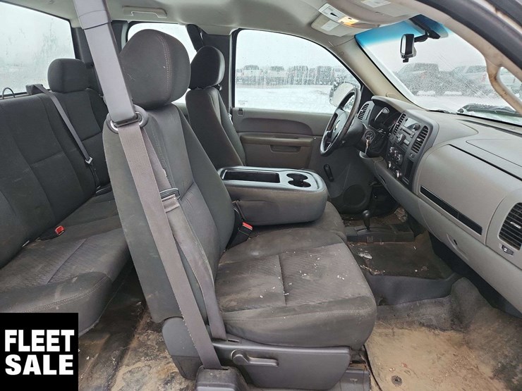 2013-chevrolet-silverado-1500-image-17