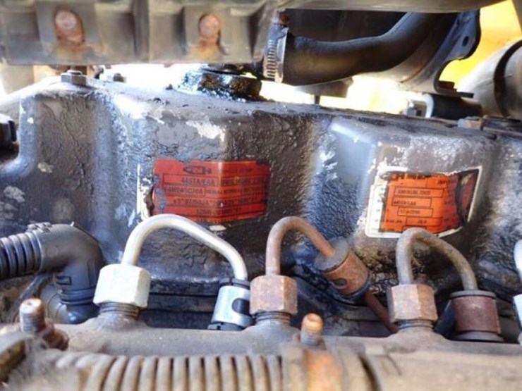 2012-new-holland-b95b-image-63