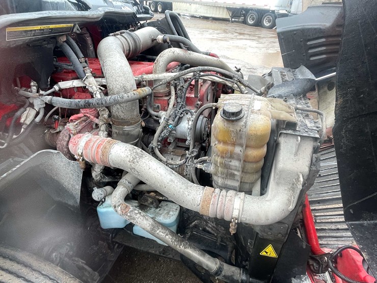 #234-•-2016-international-semi-tractor-(has-wi-title)-(denmark,-wi)-image-57