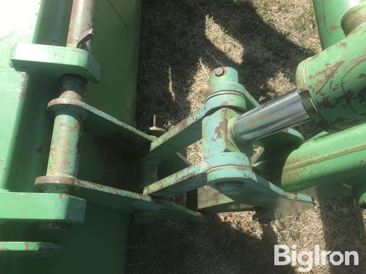 2002-john-deere-8320-image-13