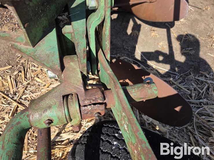 john-deere-plow-image-10