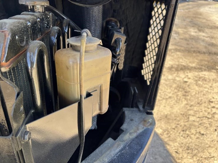 komatsu-pc28uu-image-42