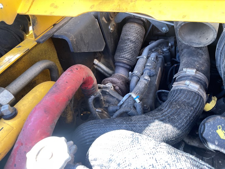 #372-•-2015-new-holland-l225-skid-steer-(scandia,-mn)-image-41