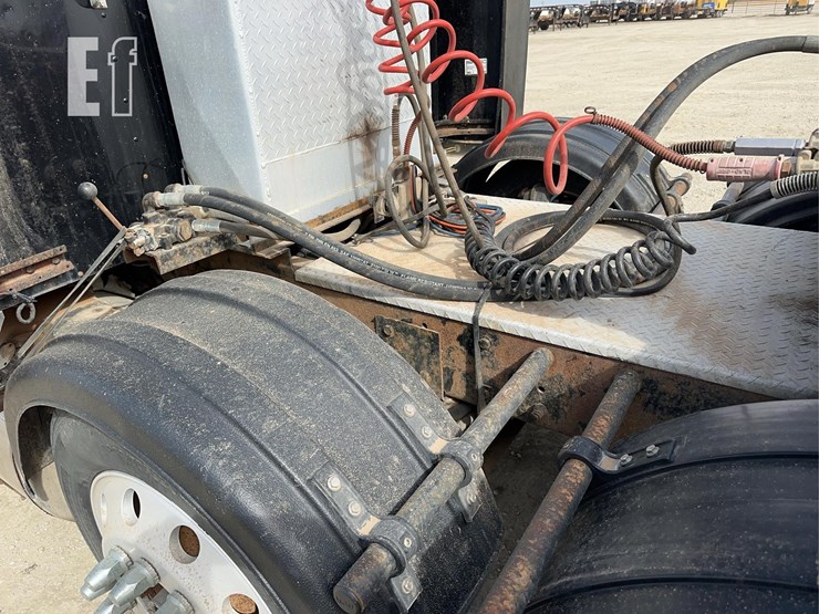 2005-kenworth-t800-image-52