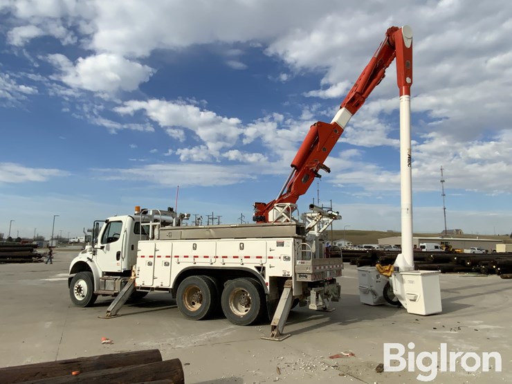 2015-freightliner-m2-106-image-7