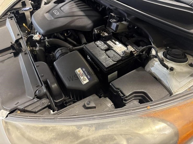 2016-hyundai-veloster-coupe-image-13