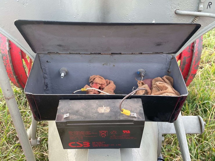 1917-experimental-fordson-tractor-(oldest-fordson-tractor-in-the-world)-image-43