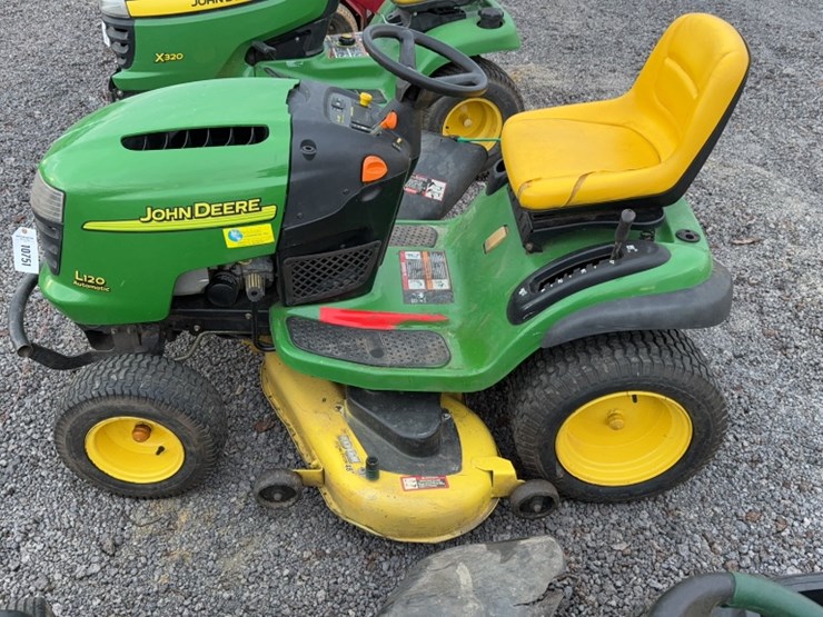 2004-john-deere-l120-image-8