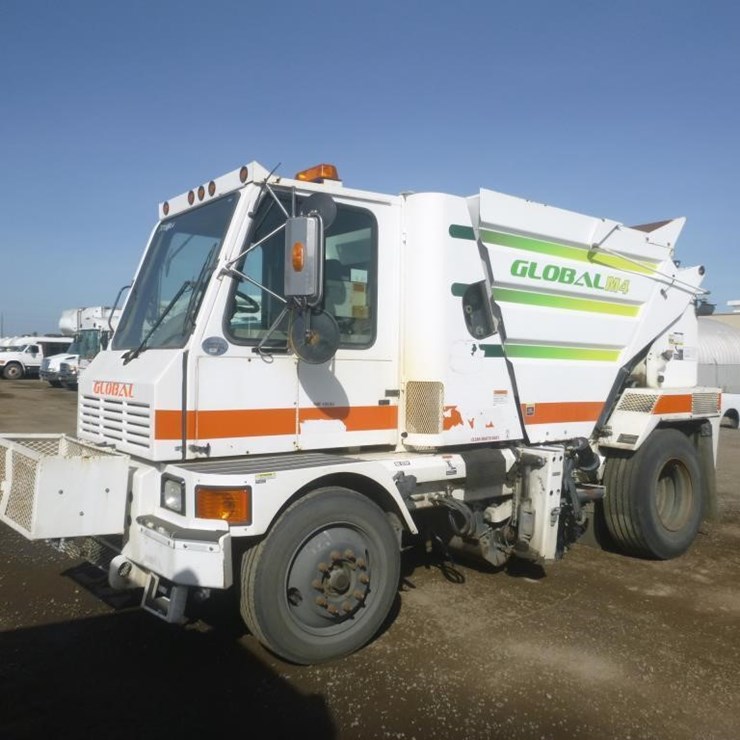 2013 GLOBAL M4 SWEEPER