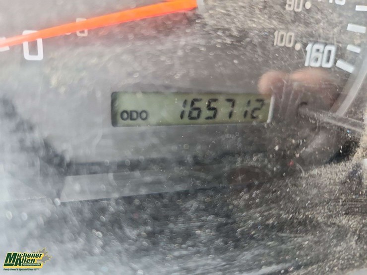 2016-isuzu-npr-image-4