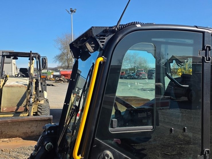 2024-jcb-215-image-31