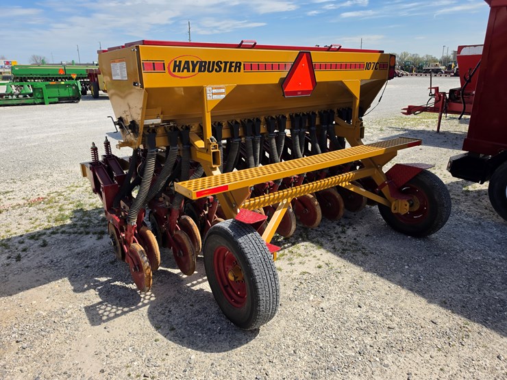 2022-haybuster-107c-image-13