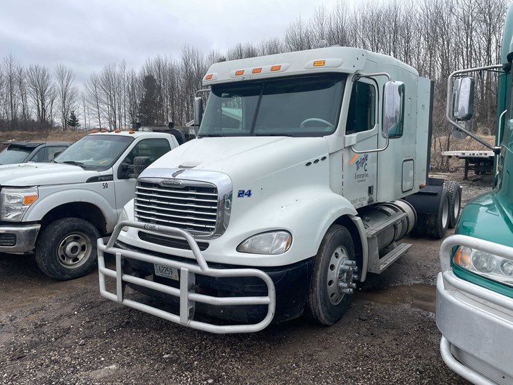 #238-•-2007-freightliner-semi-tractor-(title-in-delay)-(denmark,-wi)-image-1