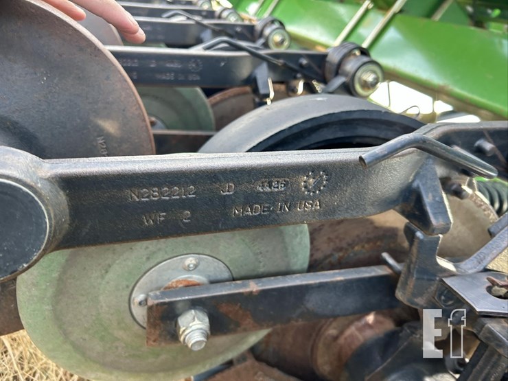 2004-john-deere-1590-image-53