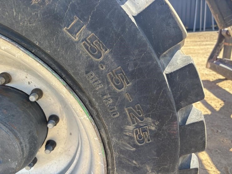 2014-jlg-8042-image-20