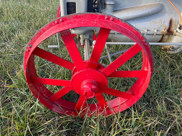 1918-fordson-tractor-image-16
