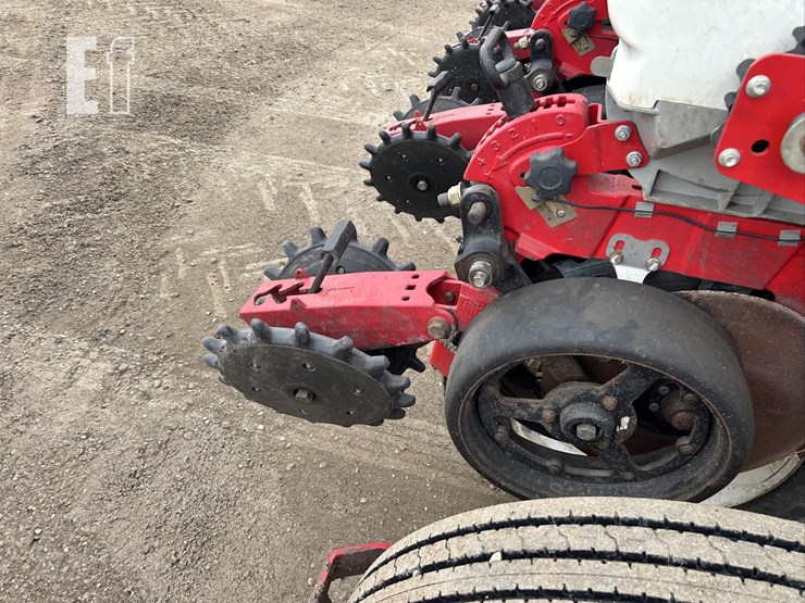 2014-white-9824-image-44