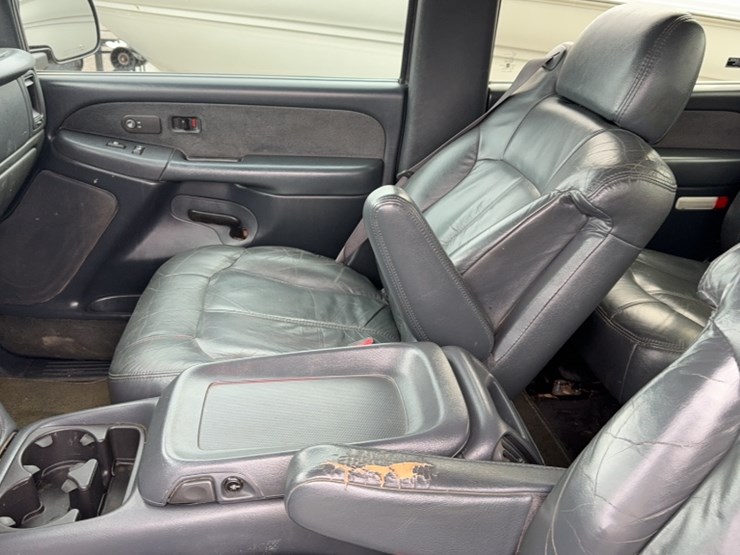 2002-chevrolet-2500-image-17