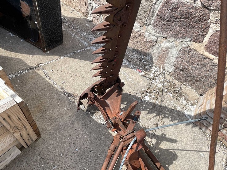 1948-ford-8n-image-37