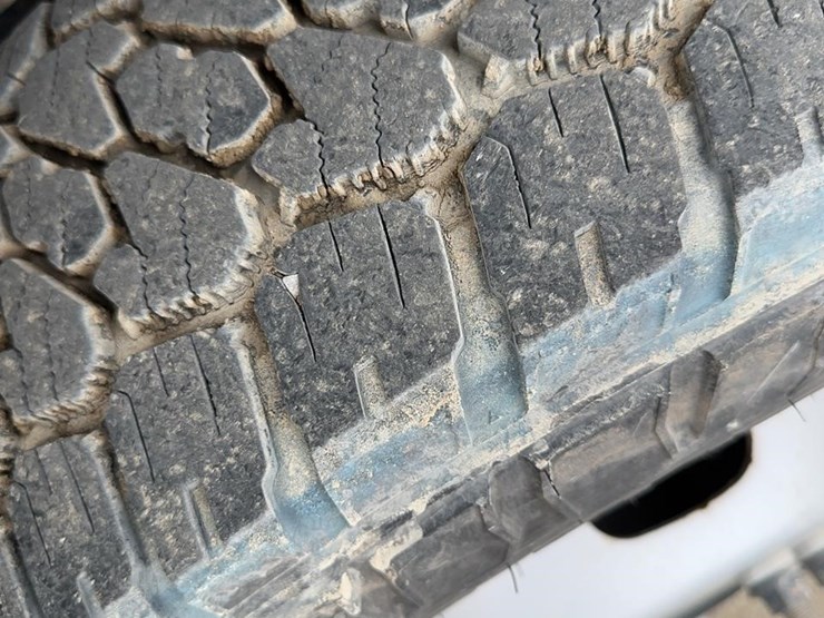 2021-ford-f350-xl-image-15